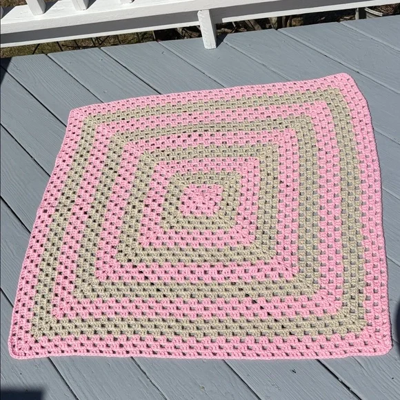 Handmade Crochet Baby Blanket Pink and Tan Brand New - Picture 3 of 5
